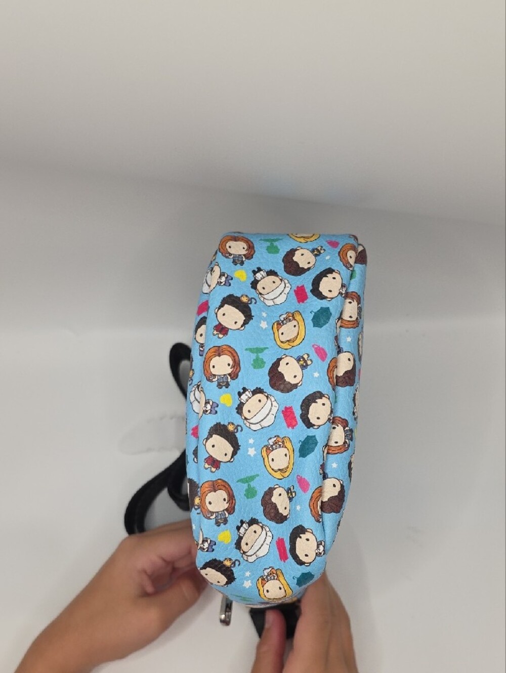 Buckle-Down Friends Cartoon Character Crossbody Bag - Picture 6 of 7